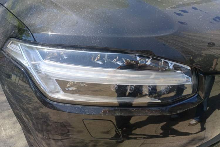 Used Volvo XC90 New Energy 2019 E-Drive Hybrid T8 Prestige 7-Seater China VI Standard Right Front Headlight
