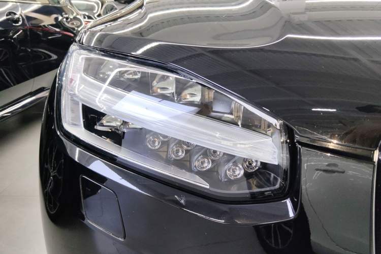 Used Volvo XC90 New Energy 2019 E-Drive Hybrid T8 Prestige 7-Seater China VI Standard Right Front Headlight