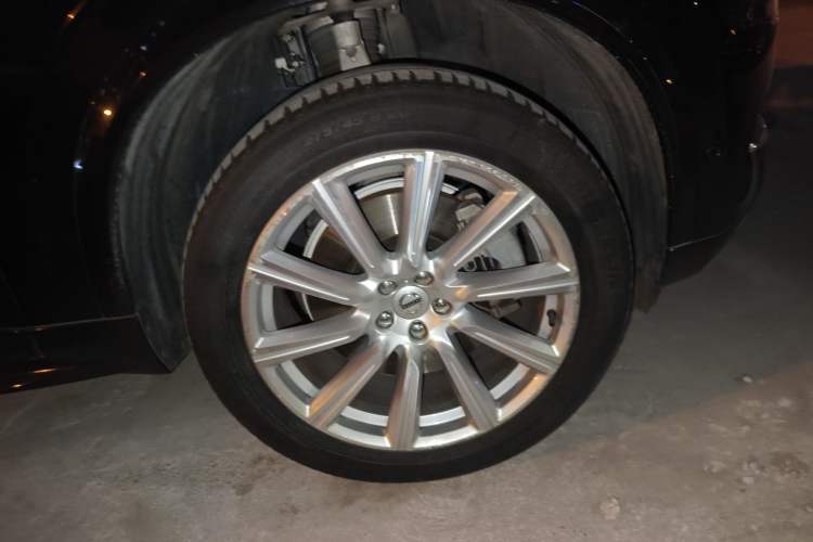 Used Volvo XC90 New Energy 2019 E-Drive Hybrid T8 Luxury Edition 7-Seater China V Standard Right Front Wheel Hub