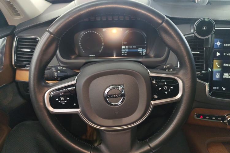 Used Volvo XC90 New Energy 2019 E-Drive Hybrid T8 Prestige 7-Seater China VI Standard Steering Wheel