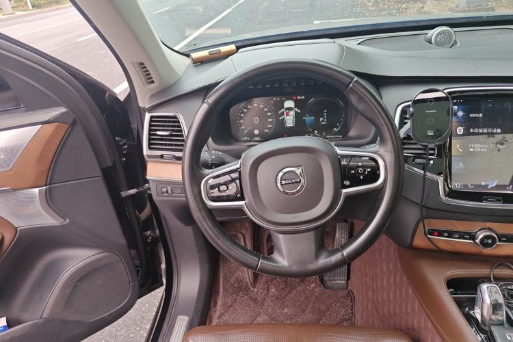 Used Volvo XC90 New Energy 2019 E-Drive Hybrid T8 Prestige 7-Seater China VI Standard Steering Wheel