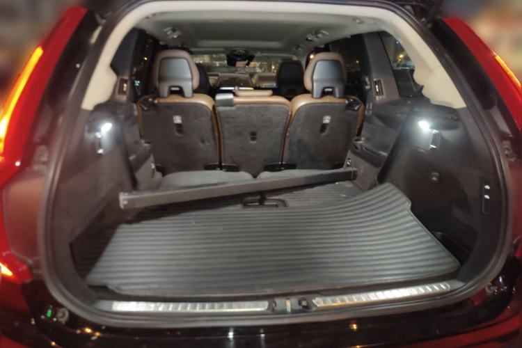 Used Volvo XC90 New Energy 2019 E-Drive Hybrid T8 Luxury Edition 7-Seater China V Standard Trunk