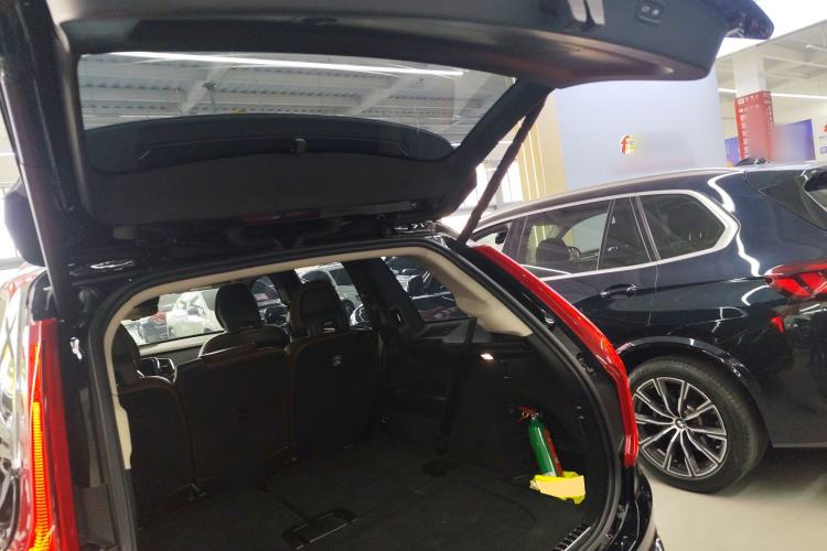 Used Volvo XC90 New Energy 2019 E-Drive Hybrid T8 Prestige 7-Seater China VI Standard Trunk