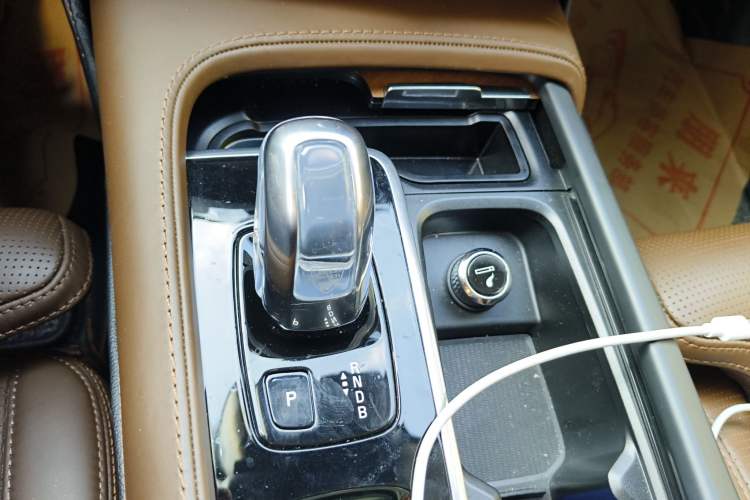 Used Volvo XC90 New Energy 2019 E-Drive Hybrid T8 Prestige 7-Seater China VI Standard Gear Lever