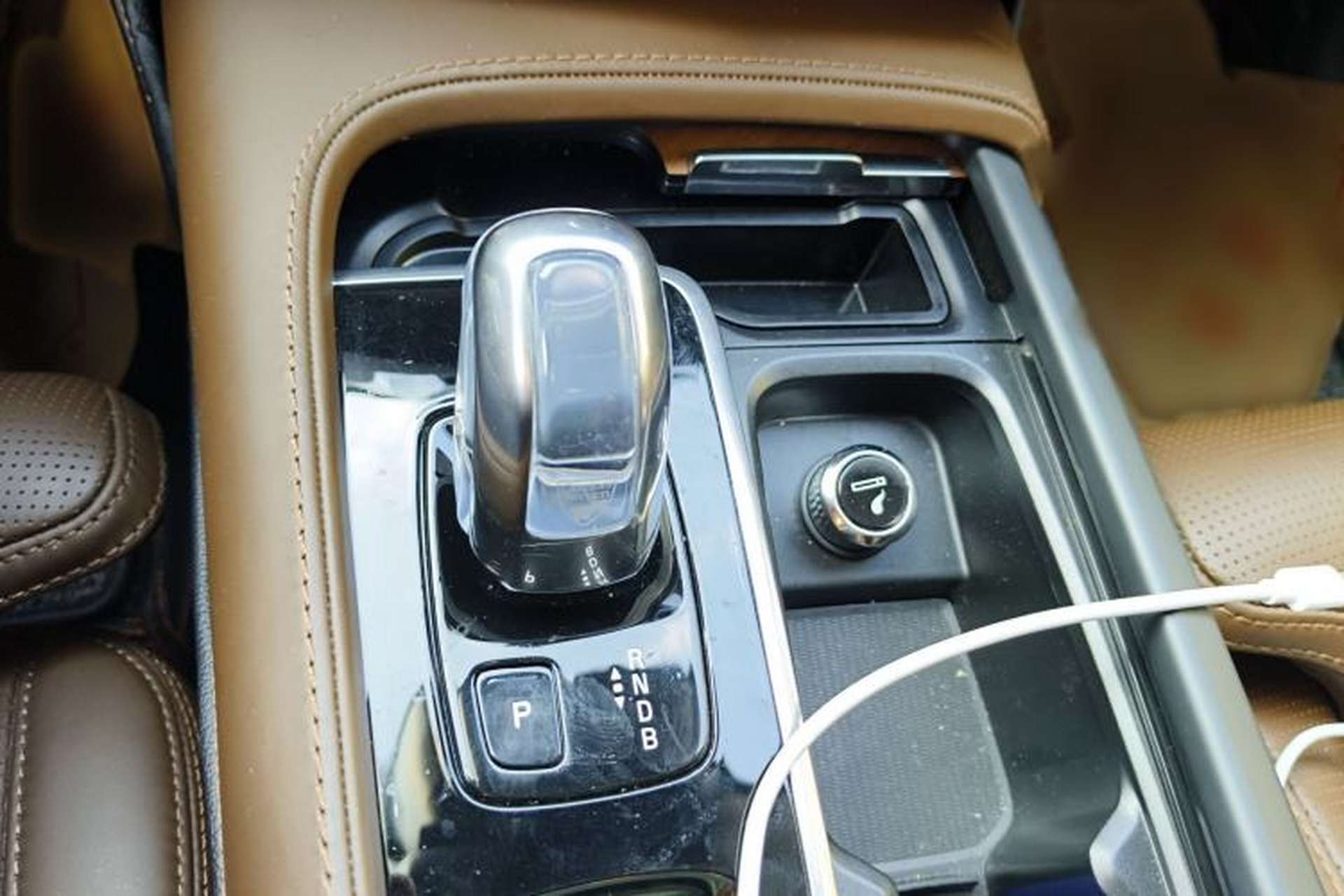Used Volvo XC90 New Energy 2019 E-Drive Hybrid T8 Prestige 7-Seater China VI Standard Gear Lever