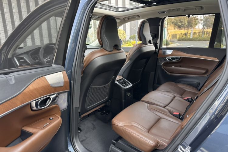 Used Volvo XC90 New Energy 2019 E-Drive Hybrid T8 Prestige 7-Seater China VI Standard Interior 12