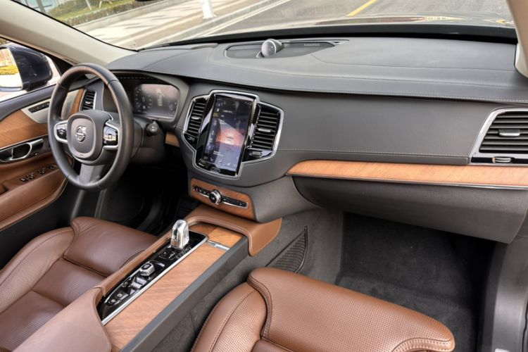Used Volvo XC90 New Energy 2019 E-Drive Hybrid T8 Prestige 7-Seater China VI Standard Interior 14