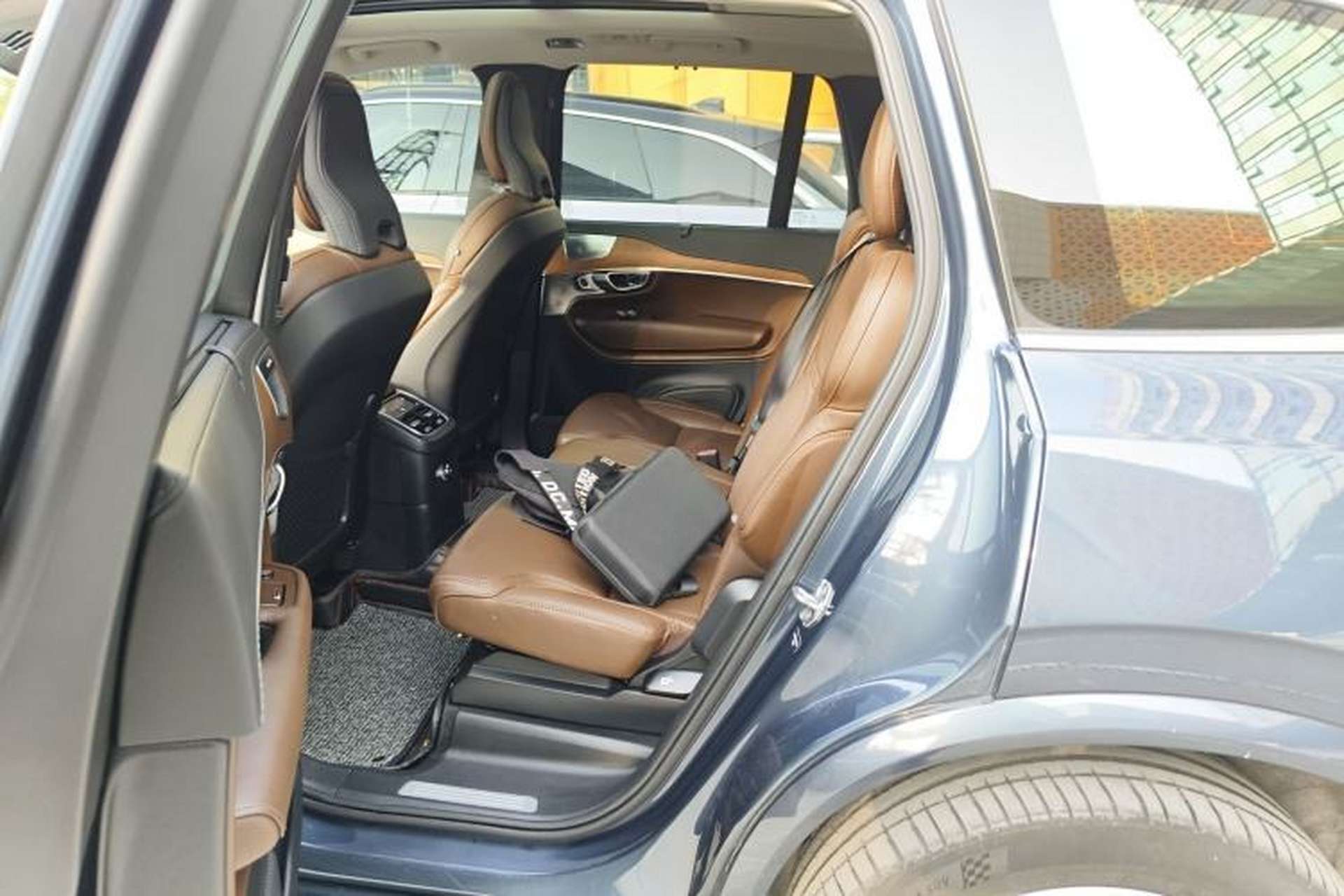 Used Volvo XC90 New Energy 2019 E-Drive Hybrid T8 Prestige 7-Seater China VI Standard Interior 4