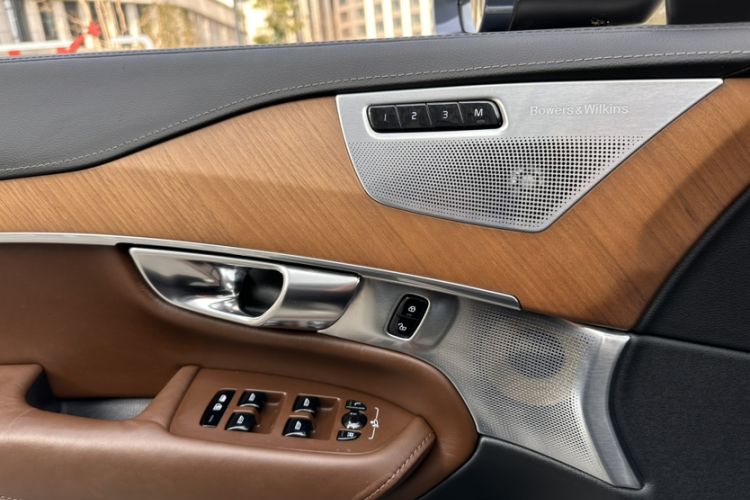 Used Volvo XC90 New Energy 2019 E-Drive Hybrid T8 Prestige 7-Seater China VI Standard Interior 7
