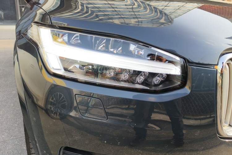 Used Volvo XC90 New Energy 2019 E-Drive Hybrid T8 Prestige 7-Seater China VI Standard Right Front Headlight