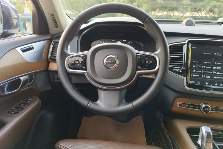 Used Volvo XC90 New Energy 2019 E-Drive Hybrid T8 Prestige 7-Seater China VI Standard Steering Wheel