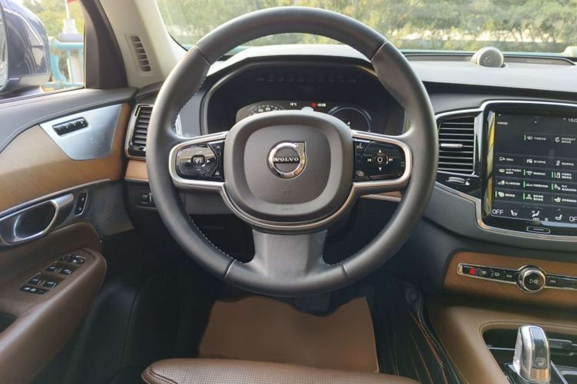 Used Volvo XC90 New Energy 2019 E-Drive Hybrid T8 Prestige 7-Seater China VI Standard Steering Wheel