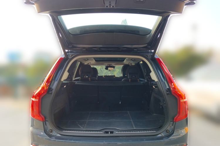 Used Volvo XC90 New Energy 2019 E-Drive Hybrid T8 Prestige 7-Seater China VI Standard Trunk