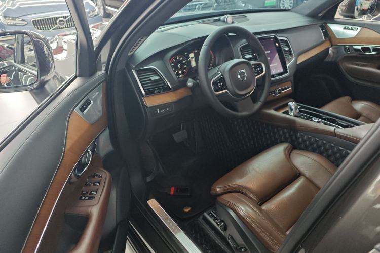 Used Volvo XC90 New Energy 2019 E-Drive Hybrid T8 Luxury Edition 7-Seater China V Standard Interior 3