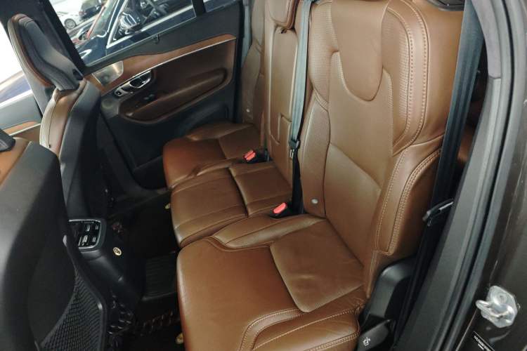 Used Volvo XC90 New Energy 2019 E-Drive Hybrid T8 Luxury Edition 7-Seater China V Standard Interior 4