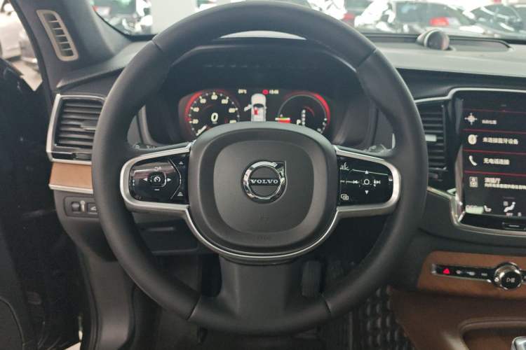 Used Volvo XC90 New Energy 2019 E-Drive Hybrid T8 Luxury Edition 7-Seater China V Standard Steering Wheel