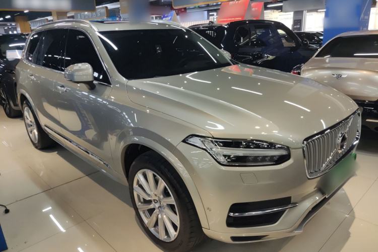 Used Volvo XC90 New Energy 2019 E-Drive Hybrid T8 Prestige 7-Seater China VI Standard Front Right 45 Deg