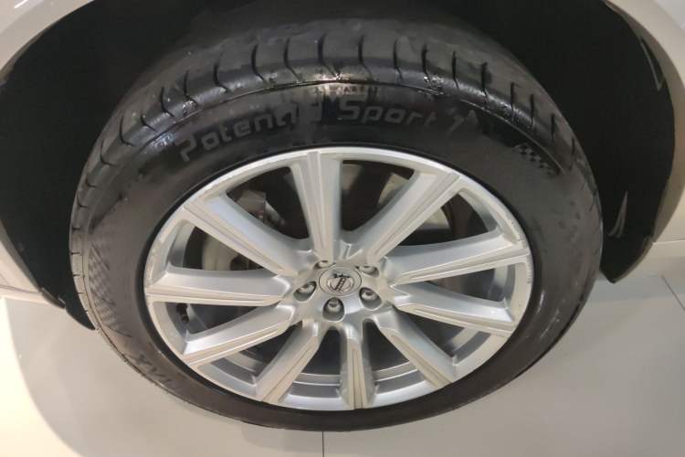 Used Volvo XC90 New Energy 2019 E-Drive Hybrid T8 Prestige 7-Seater China VI Standard Left Front Wheel Hub