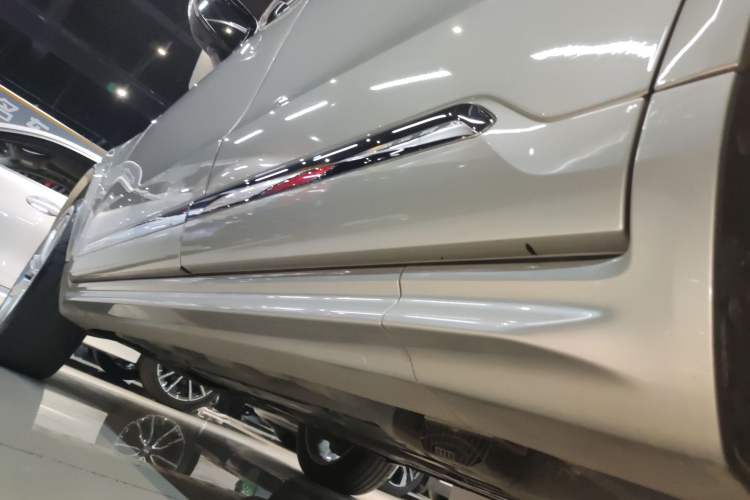 Used Volvo XC90 New Energy 2019 E-Drive Hybrid T8 Prestige 7-Seater China VI Standard Left Side Sill