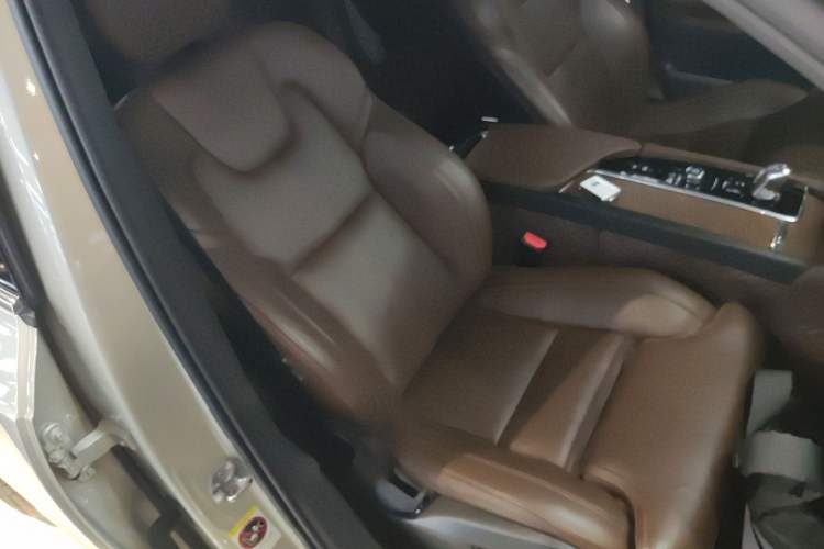 Used Volvo XC90 New Energy 2019 E-Drive Hybrid T8 Prestige 7-Seater China VI Standard Right Front Seat