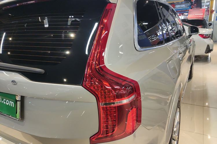Used Volvo XC90 New Energy 2019 E-Drive Hybrid T8 Prestige 7-Seater China VI Standard Right Rear Taillight