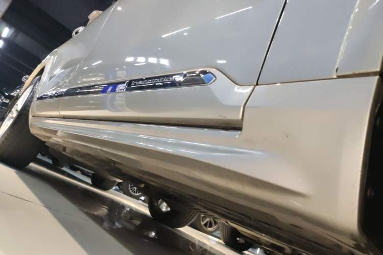 Used Volvo XC90 New Energy 2019 E-Drive Hybrid T8 Prestige 7-Seater China VI Standard Right Side Sill