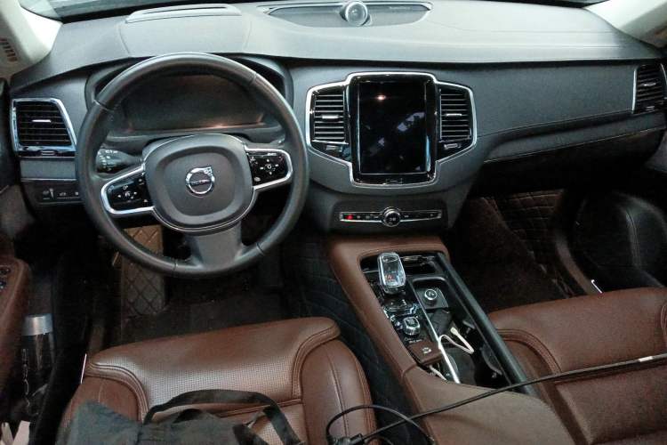 Used Volvo XC90 New Energy 2020 Facelift E-Drive Hybrid T8 Luxury Prestige 7-Seater Center Console