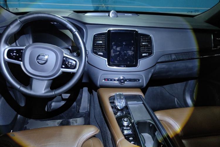 Used Volvo XC90 New Energy 2020 E-Drive Hybrid T8 Luxury Flagship 7-Seater Center Console