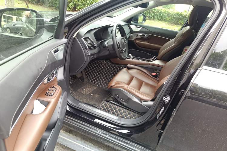 Used Volvo XC90 New Energy 2020 E-Drive Hybrid T8 Luxury Flagship 7-Seater Driver Seat