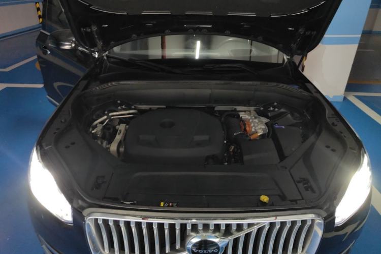 Used Volvo XC90 New Energy 2020 E-Drive Hybrid T8 Luxury Flagship 7-Seater Engine Bay