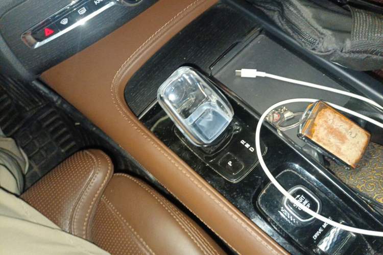 Used Volvo XC90 New Energy 2020 Facelift E-Drive Hybrid T8 Luxury Prestige 7-Seater Gear Lever