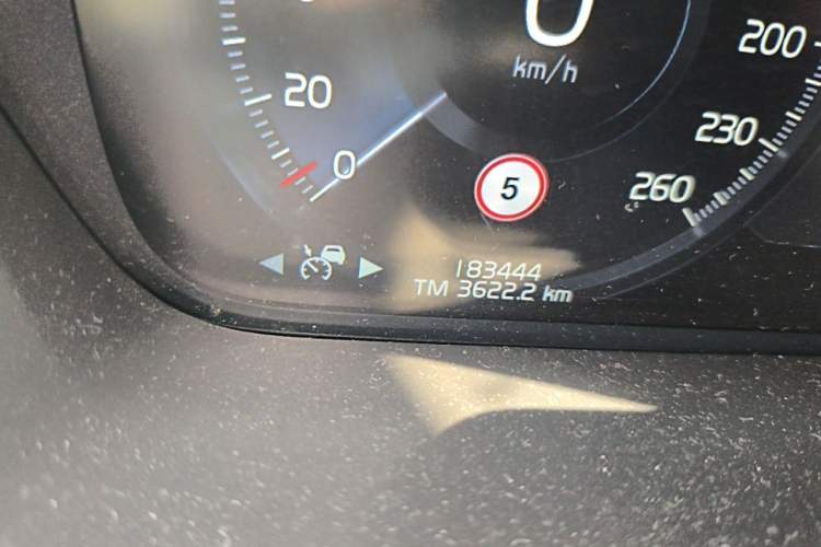 Used Volvo XC90 New Energy 2020 E-Drive Hybrid T8 Luxury Flagship 7-Seater Odometer Close Up