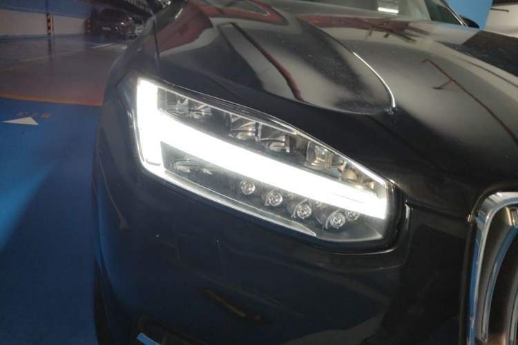 Used Volvo XC90 New Energy 2020 E-Drive Hybrid T8 Luxury Flagship 7-Seater Right Front Headlight