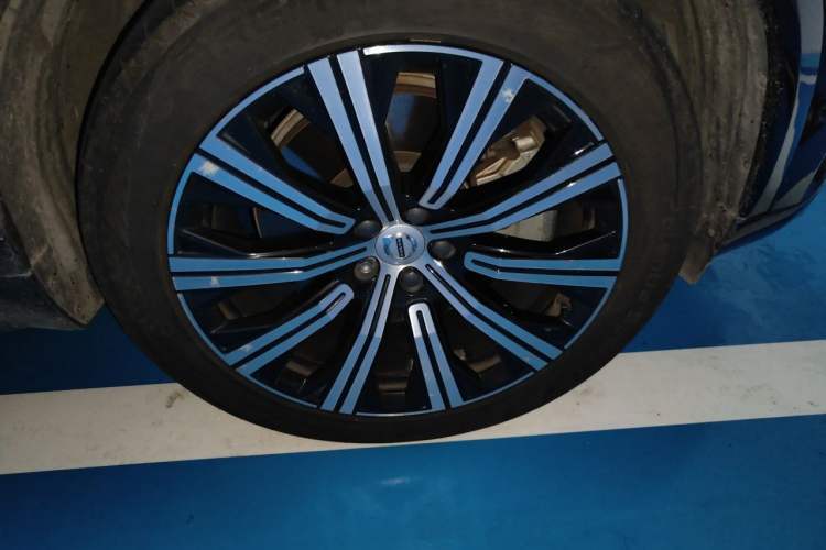 Used Volvo XC90 New Energy 2020 E-Drive Hybrid T8 Luxury Flagship 7-Seater Right Front Wheel Hub