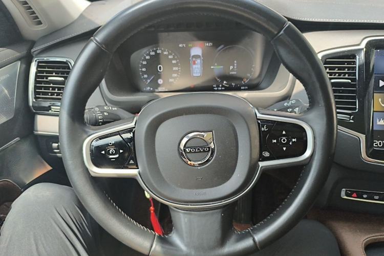 Used Volvo XC90 New Energy 2020 E-Drive Hybrid T8 Luxury Flagship 7-Seater Steering Wheel
