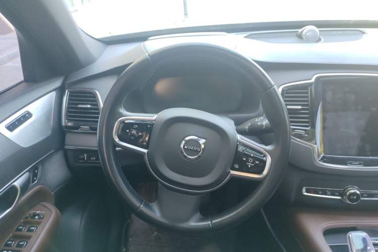 Used Volvo XC90 New Energy 2020 E-Drive Hybrid T8 Luxury Flagship 7-Seater Steering Wheel