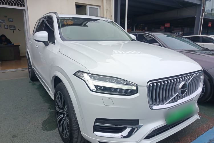 Used Volvo XC90 New Energy 2020 Facelift E-Drive Hybrid T8 Luxury Prestige 7-Seater Front Right 45 Deg