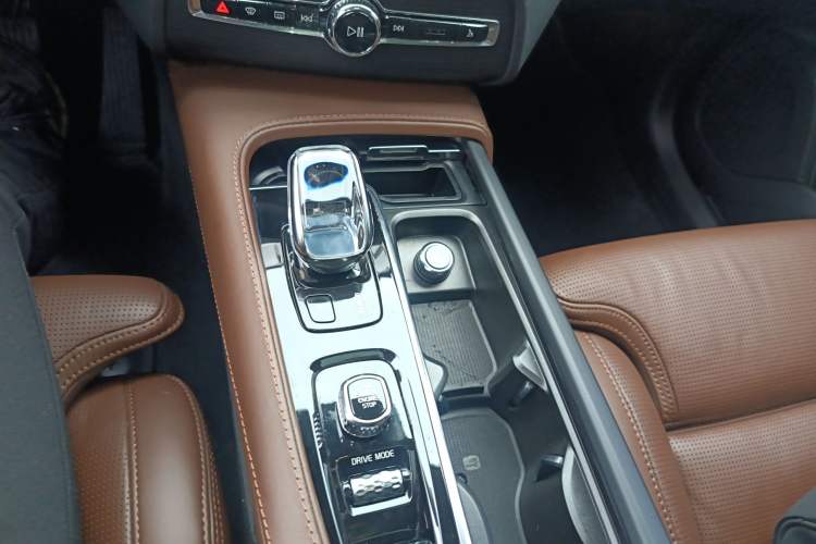 Used Volvo XC90 New Energy 2020 Facelift E-Drive Hybrid T8 Luxury Prestige 7-Seater Gear Lever