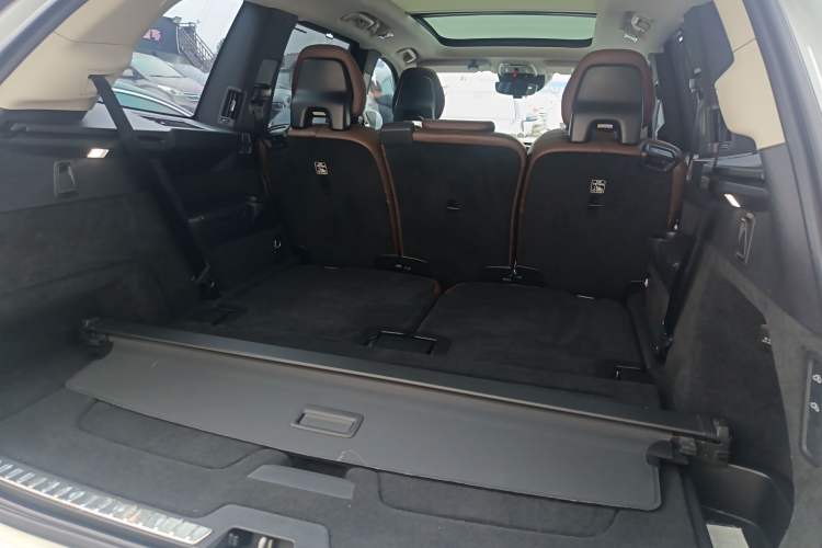 Used Volvo XC90 New Energy 2020 Facelift E-Drive Hybrid T8 Luxury Prestige 7-Seater Trunk
