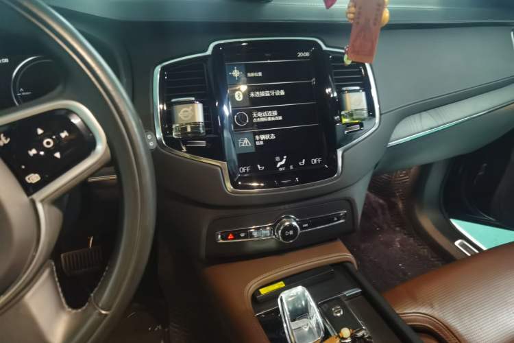 Used Volvo XC90 New Energy 2021 E-Drive Hybrid T8 Luxury Flagship 7-Seater Audio And AC Panel