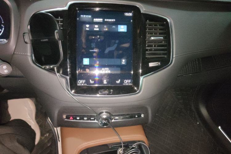 Used Volvo XC90 New Energy 2021 E-Drive Hybrid T8 Luxury Flagship 7-Seater Audio And AC Panel