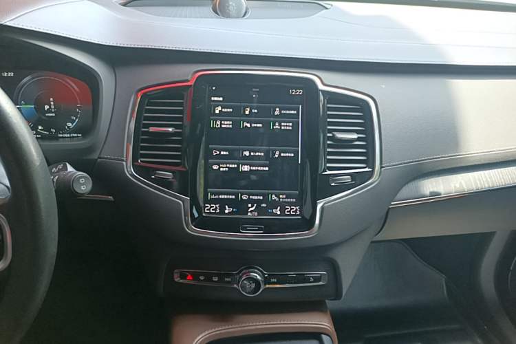 Used Volvo XC90 New Energy 2021 E-Drive Hybrid T8 Luxury Flagship 7-Seater Audio And AC Panel