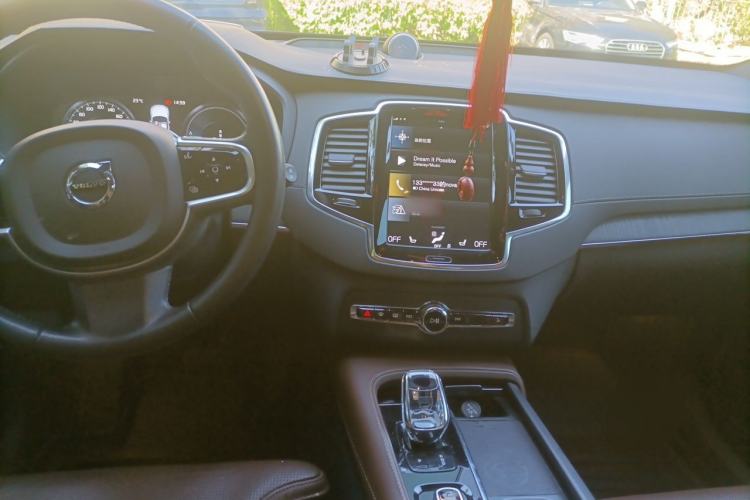 Used Volvo XC90 New Energy 2021 E-Drive Hybrid T8 Luxury Flagship 7-Seater Center Console