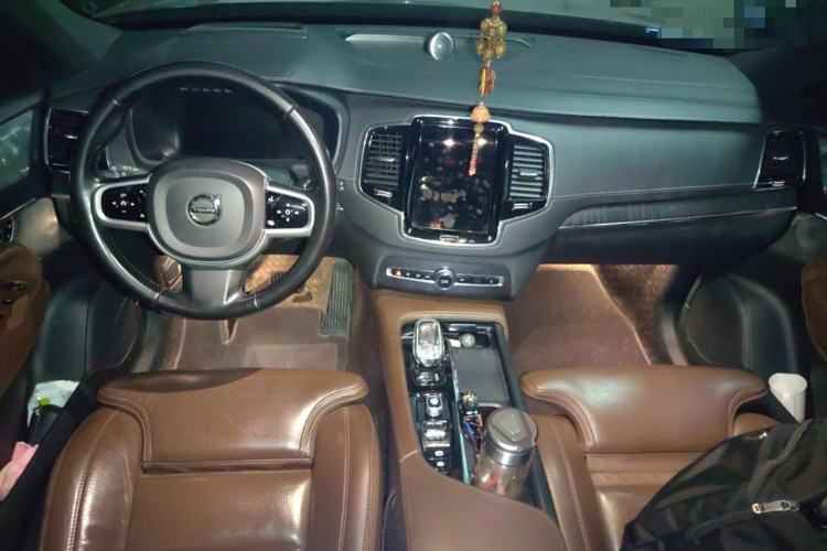 Used Volvo XC90 New Energy 2021 E-Drive Hybrid T8 Luxury Flagship 7-Seater Center Console