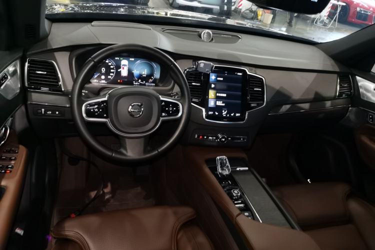 Used Volvo XC90 New Energy 2021 E-Drive Hybrid T8 Luxury Flagship 7-Seater Center Console