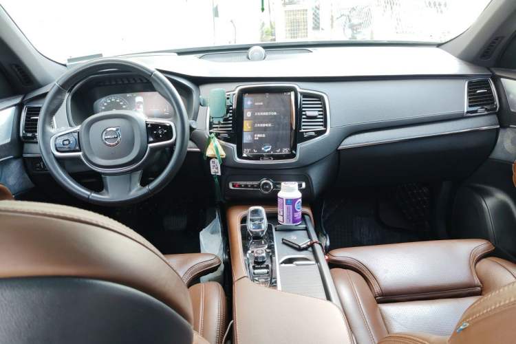 Used Volvo XC90 New Energy 2021 E-Drive Hybrid T8 Luxury Flagship 7-Seater Center Console