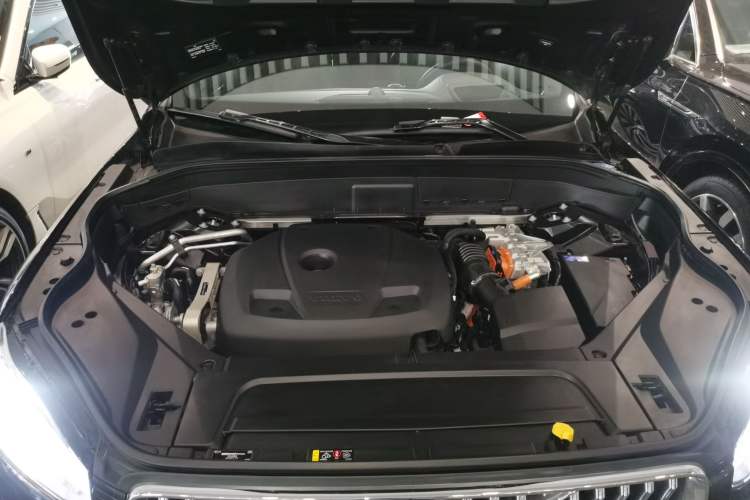 Used Volvo XC90 New Energy 2021 E-Drive Hybrid T8 Luxury Flagship 7-Seater Engine Bay