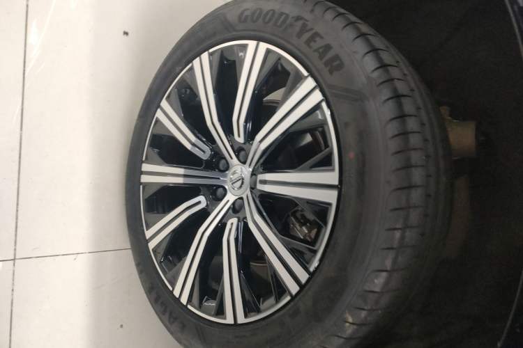 Used Volvo XC90 New Energy 2021 E-Drive Hybrid T8 Luxury Flagship 7-Seater Exterior 8