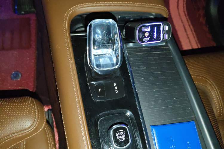 Used Volvo XC90 New Energy 2021 E-Drive Hybrid T8 Luxury Flagship 7-Seater Gear Lever