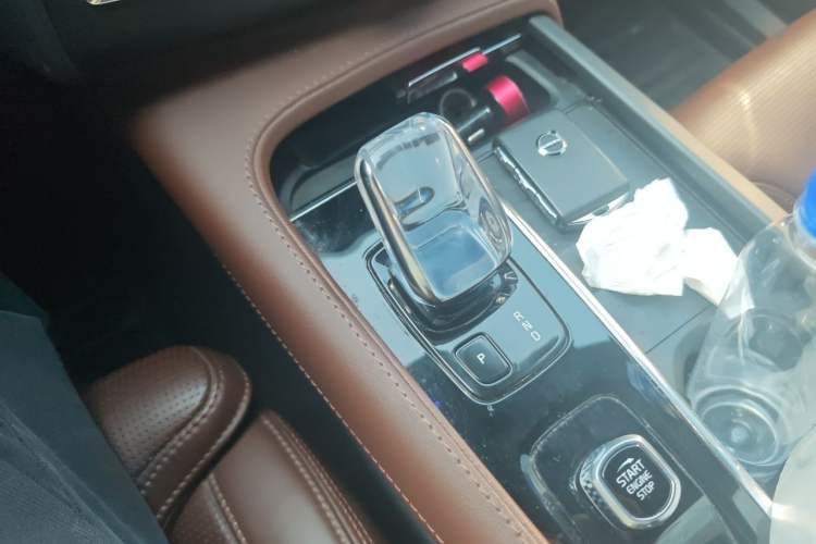 Used Volvo XC90 New Energy 2021 E-Drive Hybrid T8 Luxury Flagship 7-Seater Gear Lever
